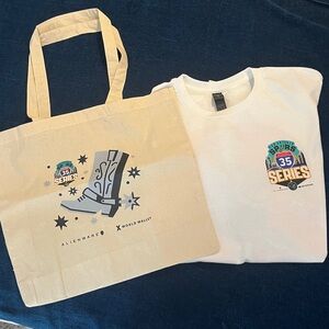 NWOT I-35 SERIES GILDAN SAN ANTONIO SPURS T-Shirt And LEEDS Tote-Bag